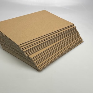 25 hojas de cartón corrugado marrón A4 para embalaje: cartón Kraft plano de 3 mm de grosor para correo, manualidades, artes y embalajes