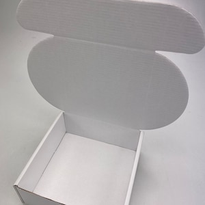 12 verzenddozen van gecoat golfkarton, kleine postpakketten, zakelijk, opbergen of cadeau (14 x 14 x 5,5 cm, wit/wit)
