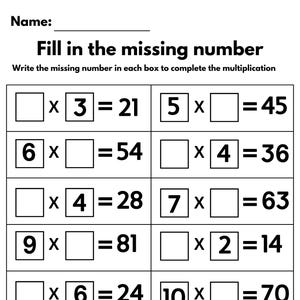 Peut inclure: Une feuille de calcul en noir et blanc avec des problèmes de multiplication. Le titre "Remplissez le nombre manquant" est en haut. La feuille de calcul contient une grille de problèmes de multiplication avec des nombres manquants à compléter.