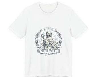 Witte heks illustratie T-shirt | heksachtig, aangrenzend aan cottagecore, kristallen