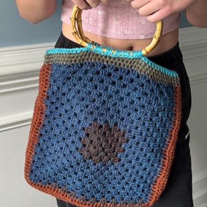 Crochet Granny Square Bag: Boho Purse with Bamboo Handles