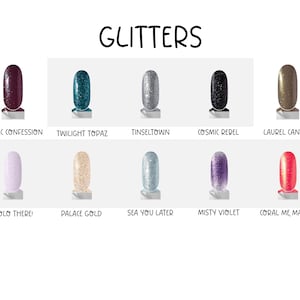 Puede incluir: Una colecci&oacute;n de diez muestras de esmalte de u&ntilde;as titulada GLITTERS, que presenta los tonos Cognac Confession, Twilight Topaz, Tinseltown, Cosmic Rebel, Laurel Canyon, Holo There!, Palace Gold, Sea You Later, Misty Violet y Coral Me, Maybe.