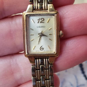 Vintage Seiko Gold Tone Ladies Tank Watch! Dainty, Rectangular Champagne Dial! SO PRETTY! New Battery!!