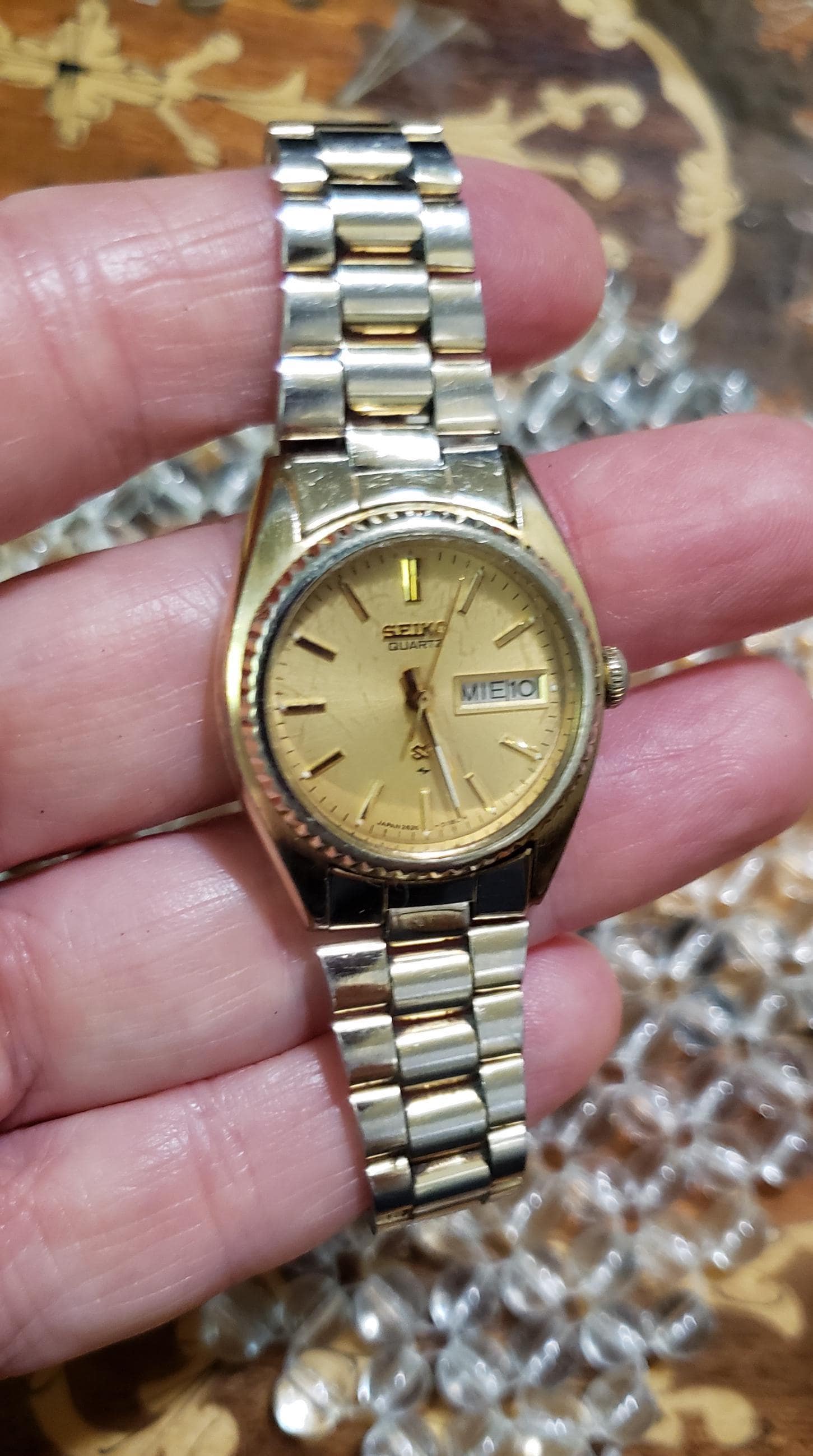 Seiko SQ Ladies Watch Vintage Gold Plated Bracelet Gold Dial Day Date Windows Vintage 1990s Gold-Plated Ladies main image 4