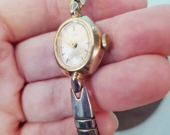 Vintage 1960s Timex Ladies Cocktail Watch! Mechanical  display picture 2