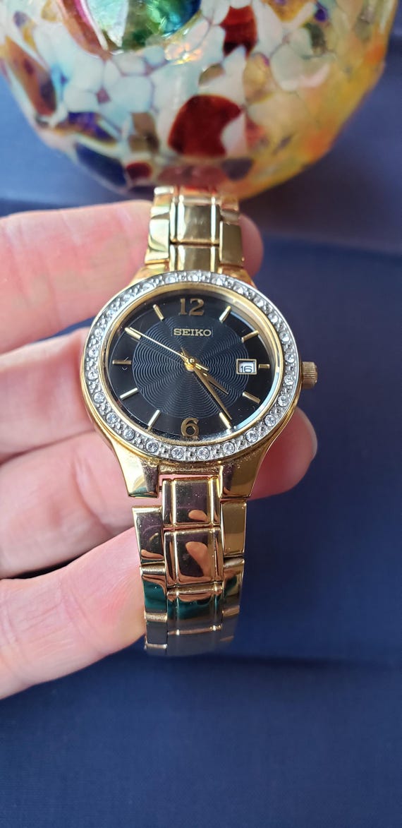 Vintage Seiko Ladies Gold Watch With Crystals & Calendar - Etsy display picture 3