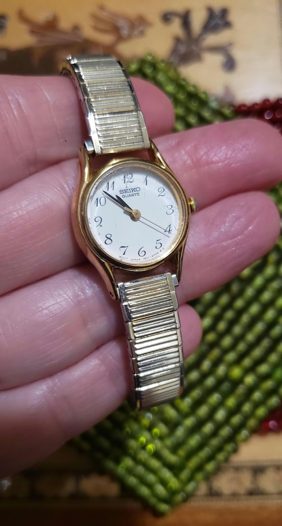 Vintage 1980s Seiko Gold Tone Ladies Watch: White Dial, New  display picture 3