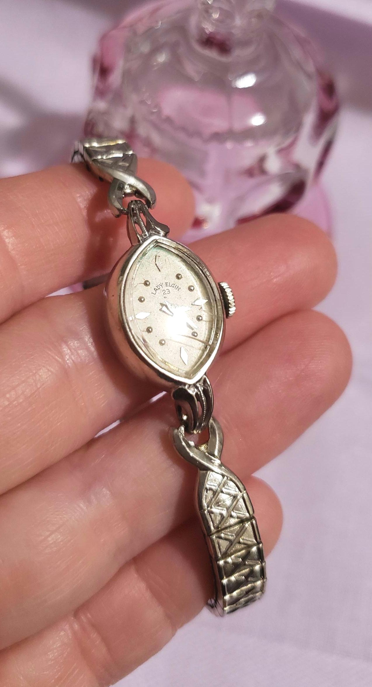 Vintage Lady Elgin 10K White Gold Women display picture 1