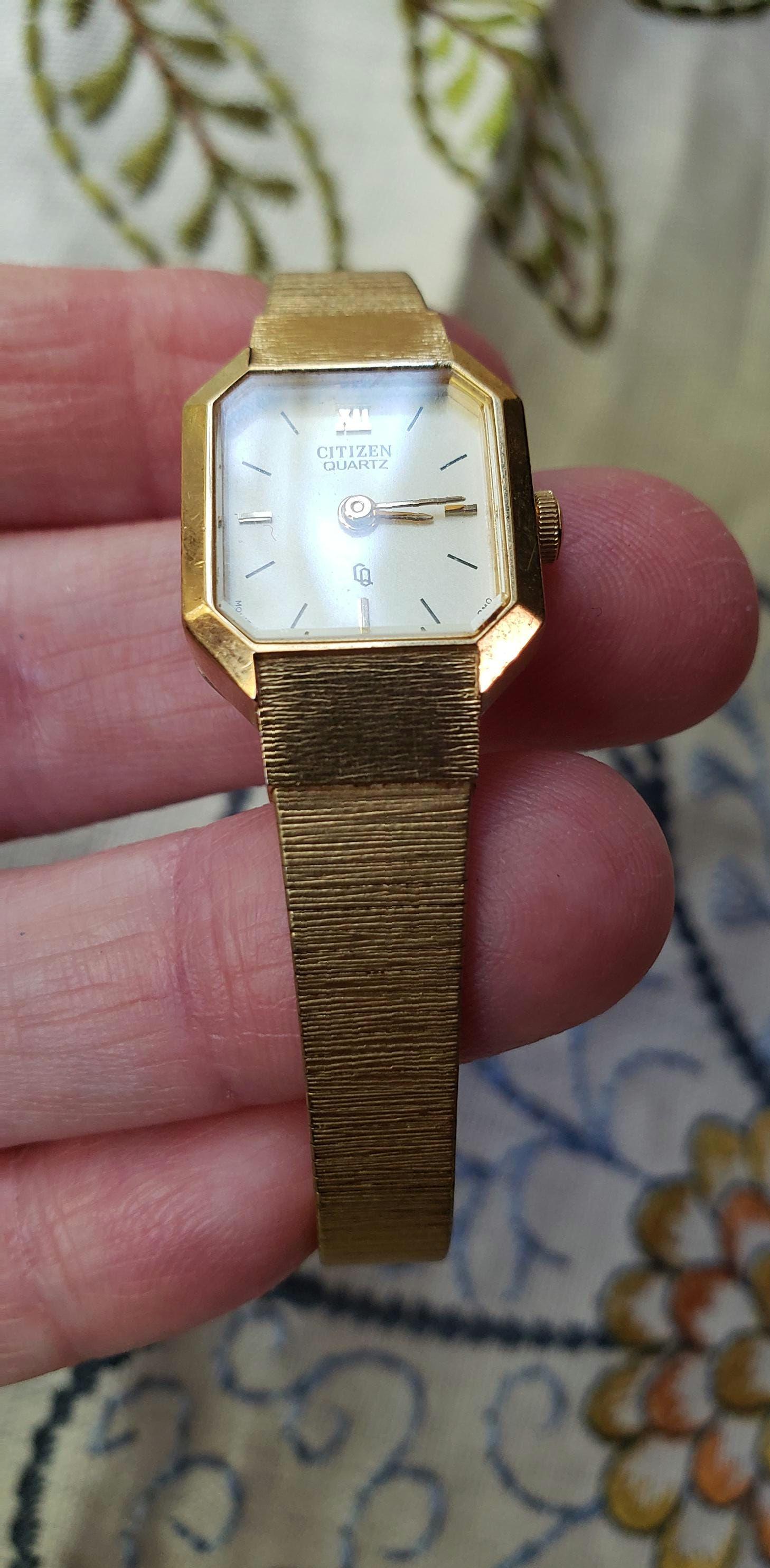 Vintage 1980s Citizen Quartz Watch: Gold Octagon Bezel  display picture 2