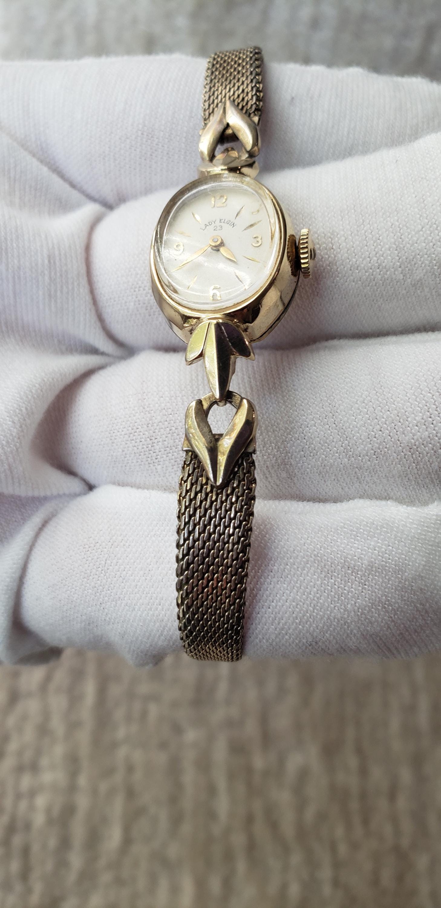 Vintage 1940s Elgin 10K Gold Ladies Mechanical Cocktail  display picture 1