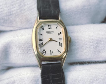 Vintage 1980's Seiko Tank Ladies Watch! Roman Numerals, Beveled