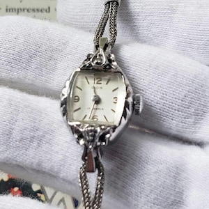 Vintage 1950&#39;s Elgin 10K Gold & Diamonds Dainty Women&#39;s Mechanical Watch 17 Jewels Rounded Square Extended Bezel WORKS! GORGEOUS!!!