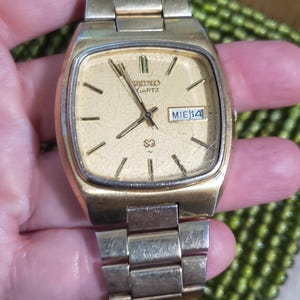 Vintage 1970&#39;s Seiko Men&#39;s Watch. Dual Date, Square Dial, Original Band, New Battery! COOL!! RARE!!