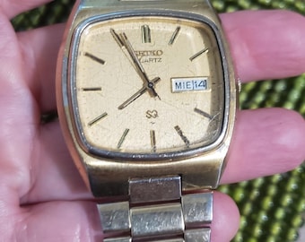 70s Vintage Seiko quarts watch スクエアデイデイト Vintage 1970s Seiko Men's Watch: Square Dial, Original Band! New