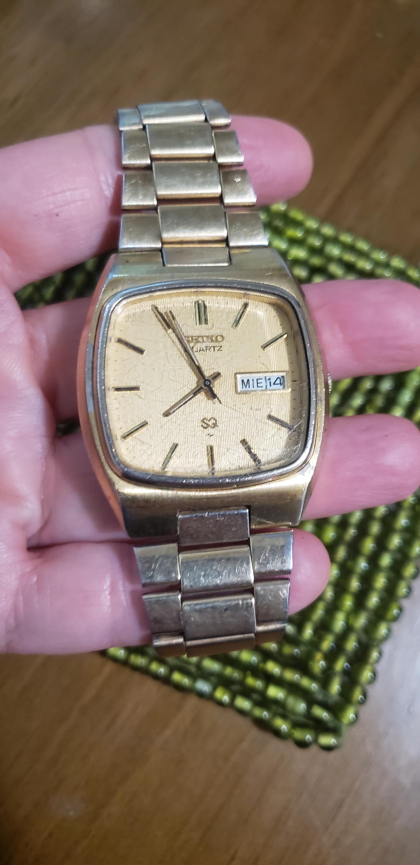 70s Vintage Seiko quarts watch スクエアデイデイト Vintage 1970s Seiko Men's Watch: Square Dial, Original Band! New