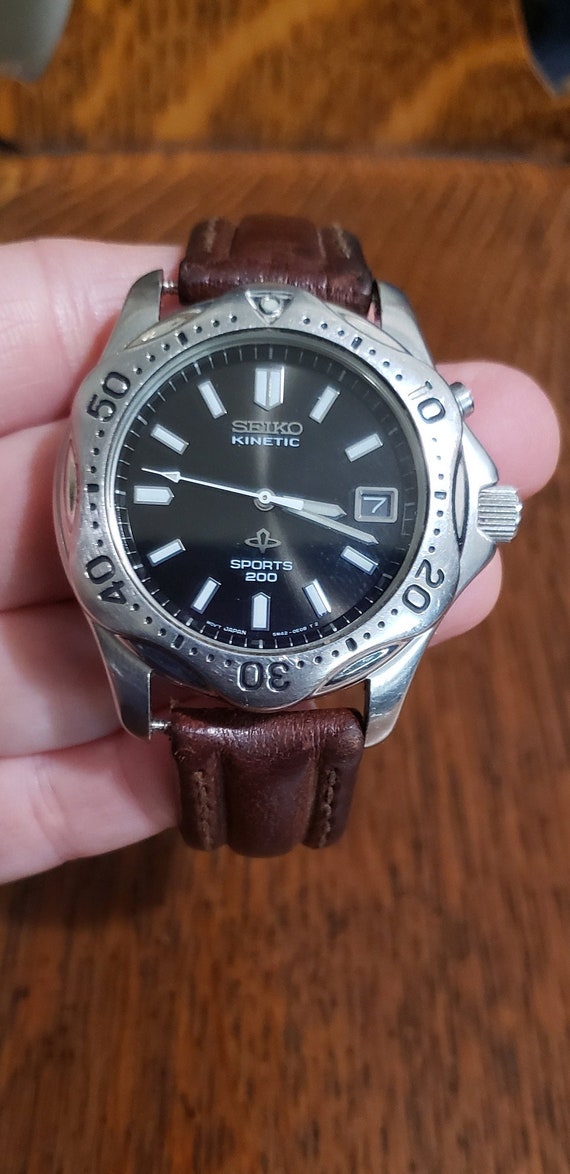 Vintage Seiko Kinetic Sports 200 Watch Works Great Leather Band