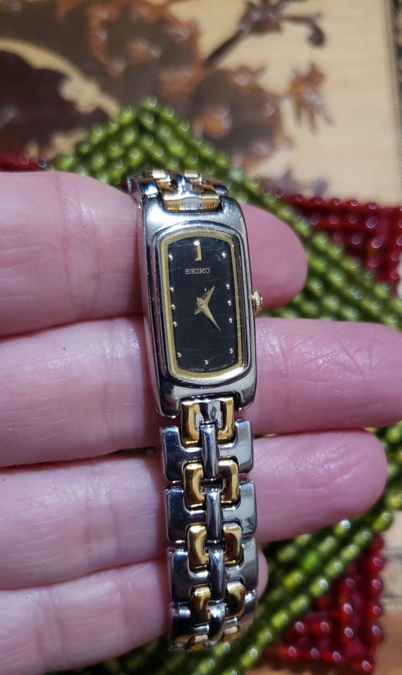 Vintage Seiko Women\'s Two-Tone Quartz Watch Black Dial Gold Silver Tone Vintage Two-Tone Seiko Quartz Watch for Ladies 1N00-1D99 RO  main image 2
