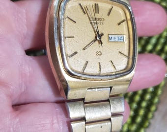 Vintage 1970s Seiko Men's Watch: Square Dial, Original Band! New