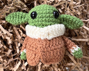 Baby Yoda Amigurumi Keychain Grogu Backpack Accessory, Natural Cotton Crochet, Cute Gift for Friends & Children, Crochet BabyYoda Doll