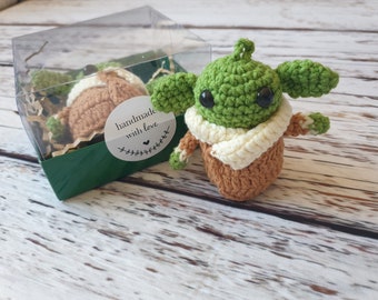 Baby Yoda Amigurumi • Grogu Keychain Backpack Accessory • Natural Cotton Crochet • Cute Gift for Friends & Children • Crochet BabyYoda Doll