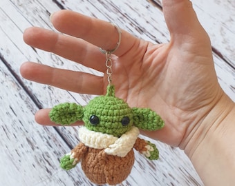 Amigurumi Baby Yoda - Grogu Keychain Backpack Accessory - Natural Cotton Crochet - Cute Gift for Friends & Children - Crochet BabyYoda Doll