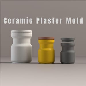 Może przedstawiać: Trzy ceramiczne formy gipsowe w rzędzie. Formy są białe, żółte z brązową pokrywką i szare. Tekst "Ceramic Plaster Mold" znajduje się nad formami białymi literami. Formy są cylindryczne z szerszą podstawą i mniejszą górą.