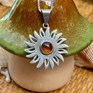 Amber Sun Denim Style Sunflower Beachy Pendant Necklace 20" Box Chain Vintage Mexico Sterling Silver
