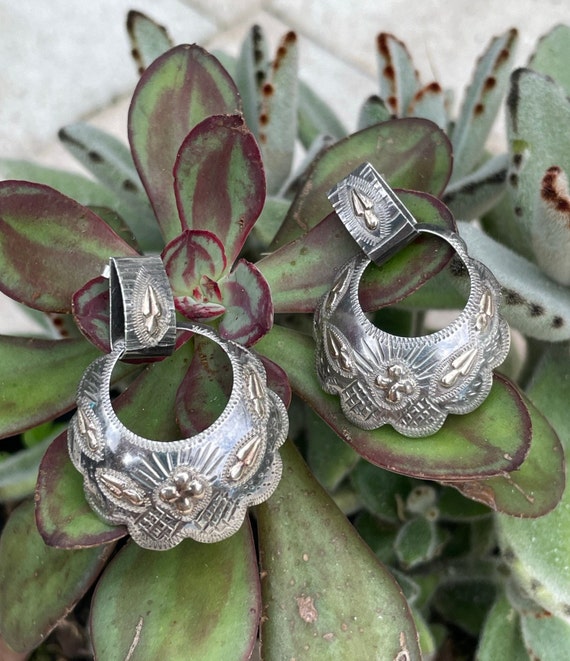 Stunning Artistic Mexico Two tone 10k Gold Stampe… - image 3