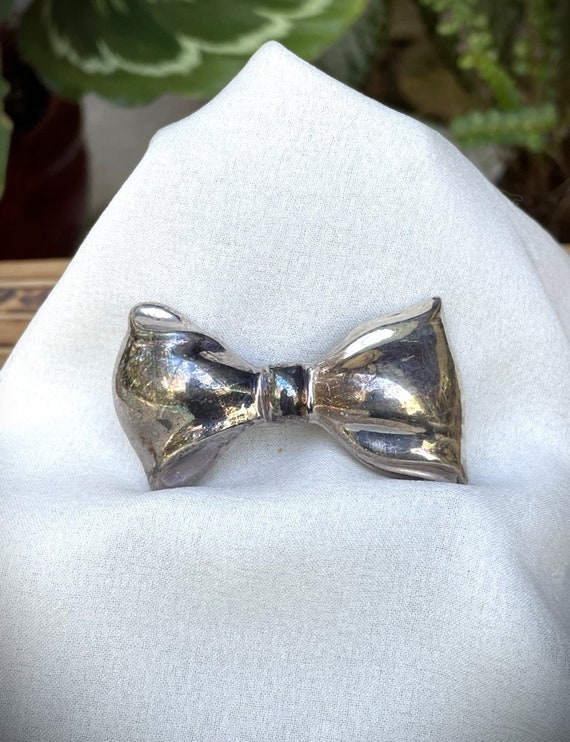 Large Puffy 3D Lovely Bow Brooch Very 80's Patina 