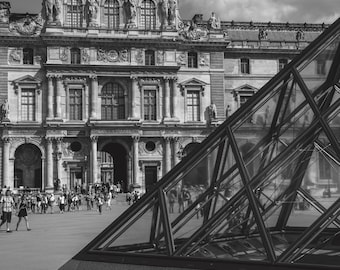 Louvre Piramyd Paris High Res Printable Wall Art / Digital Wallpaper Laptop Phone Tablet