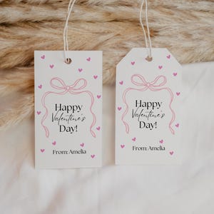 Etichette modificabili per San Valentino, fiocco e cuori disegnati a mano, etichette regalo, download digitale Canva
