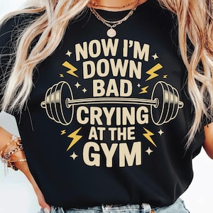 Giù Piangere in Palestra SVG PNG, Allenamento SVG, Motivazione Palestra SVG, Sollevamento Pesi SVG, Testi di Canzoni SVG, Poeti Torturati SVG.