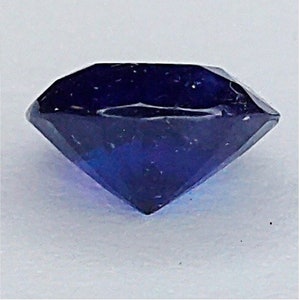 Blue Natural Sapphire - 0.94 ct