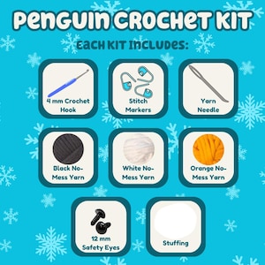 Puede incluir: Un kit de crochet para hacer un ping&uuml;ino que incluye hilo negro, blanco y naranja, un gancho de crochet de 4 mm, marcadores de punto, una aguja de lana, ojos de seguridad y relleno. El kit se muestra sobre un fondo azul con copos de nieve.