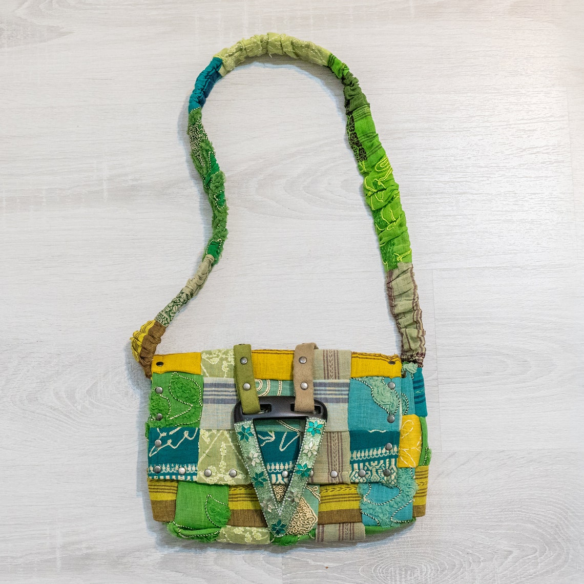 Designer Piece, Floral Shoulder Bag with Unique Design, Vintage Style, Designer Bag, Wearable Art, Good Gift Option, Paul Ropp, Coachella, foto 2 di 5