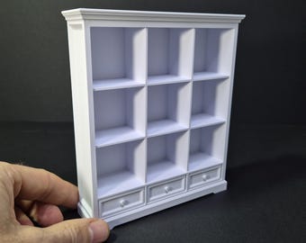 Miniaturowy regał na książki z 9 półkami i 3 szufladami – Miniaturowy mebel w skali 1/12, pliki cyfrowe STL do druku 3D