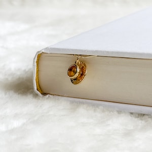 Segnalibro con ciondolo a forma di tazza da tè in oro, graffetta, oro, regalo segnalibro, regalo per amanti dei libri, collezione di ciondoli, regalo per amanti dei libri