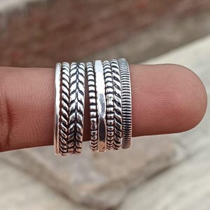 Lot de 8 bagues superposables en argent sterling, simples anneaux torsadés et martelés en argent, bagues superposables Bague en argent sterling 925, bague de fiançailles,