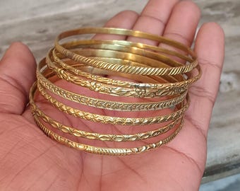 Bracciali firmati, Bracciali in ottone puro, Set di 7 bracciali impilabili, Bellissimi bracciali in ottone, Bracciali regalo per anniversario,