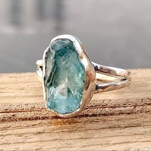 Raw Aquamarine Ring, 925 Silver Ring, Split Band Ring, Handmade Ring, Boho Ring, Natural Aquamarine, Statement Ring, Healing Crystal Ring