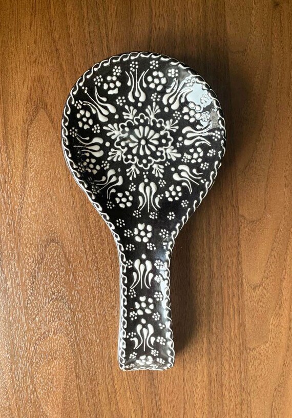 Totalee Gifts Fun Ceramic Spoon Rest - Great Foodie Gift Basket Item! Hot Mess Spicy Disaster