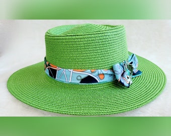 Straw hat in green