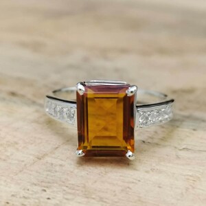 ハンドメイドのクッションカットシトリンリング：925スターリングシルバー、6.30カラット