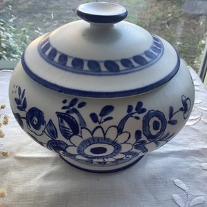 Vintage Beautiful Jar with Lid From Rörstrand Sweden - Offwhite with Blue Flowers - Excellent Condition -