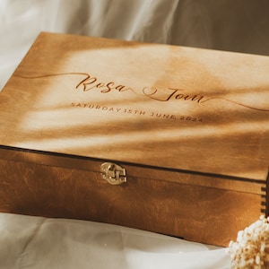 Boîte décorative personnalisée avec couvercle à charnière | Boîte à souvenirs souvenir en bois personnalisée | Boîte de rangement de bijoux | Cadeau d'anniversaire de mariage | Cadeau pour un être cher