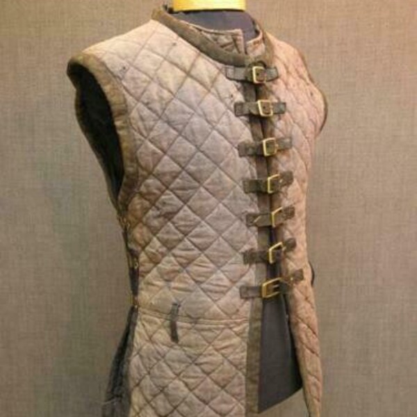Sleeveless Gambeson Natural