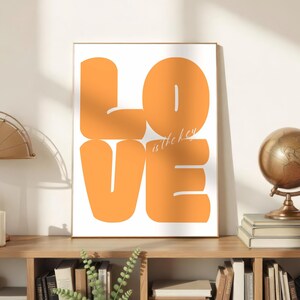 LOVE is the Key Digitaldruck Trendige druckbare Y2K Wohnung Dekor Wandkunst Valentin Postkarte Girly Ästhetik Retro Good Vibe Orange Kunst