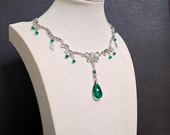 Leaves and vines necklace - Emerald teardrop pendant - Fairy jewelry