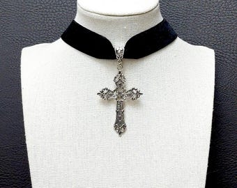Gothic cross choker - black velvet necklace with large antique silver-colored goth pendant