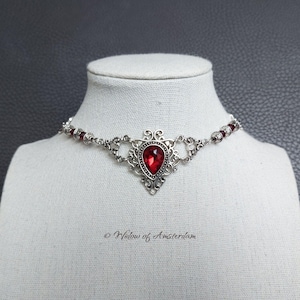 Enchantress choker: Victorian Gothic necklace with red glass drop, glass beads and filigree ornaments for a witchy look